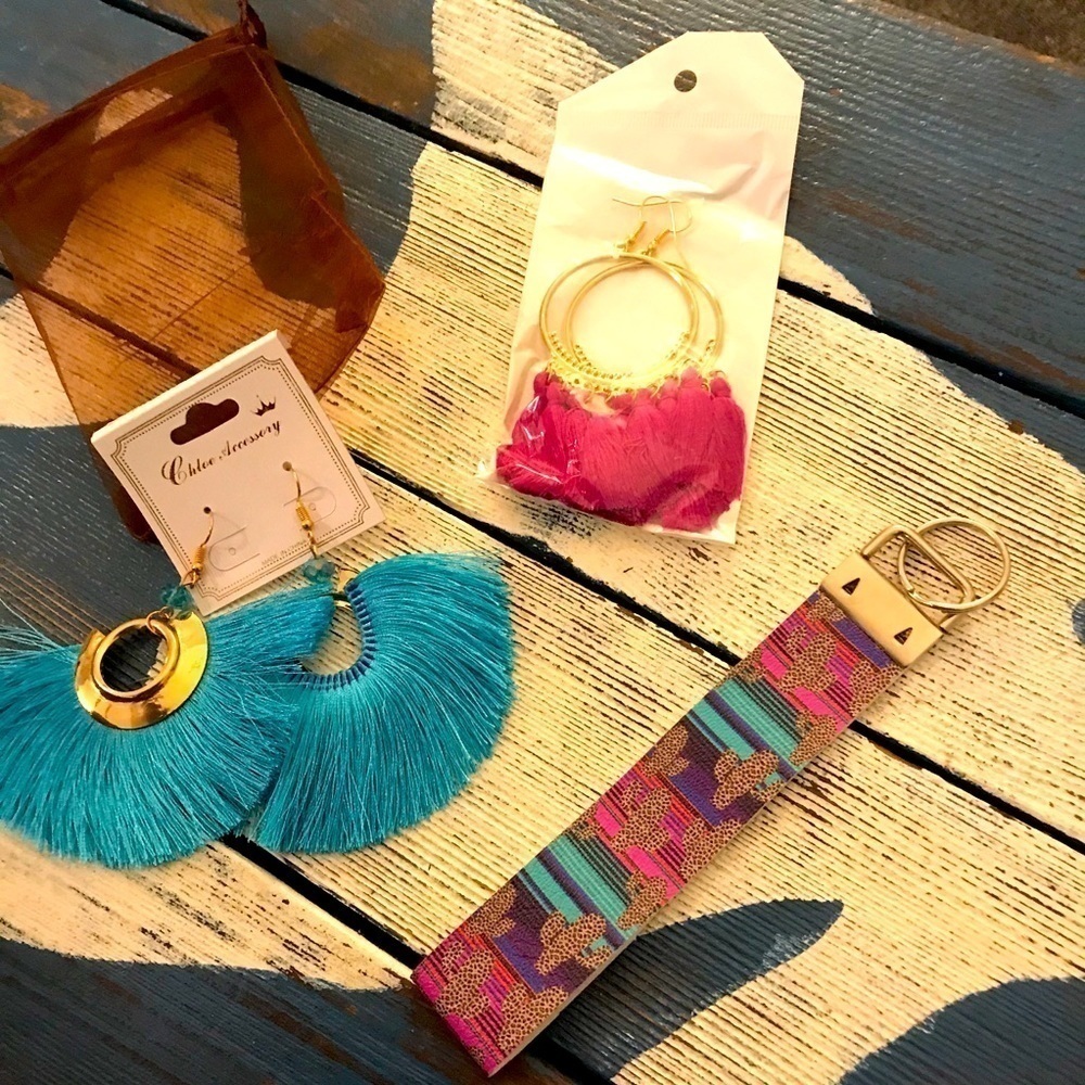 New Boutique earrings & more 3 items